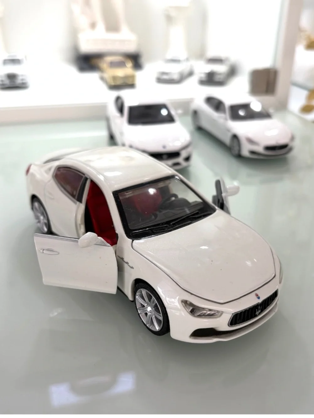 MASERATI Diecast Collection 1/32, 1/43: Levante, Quattroporte, Ghibli (NEW) $150